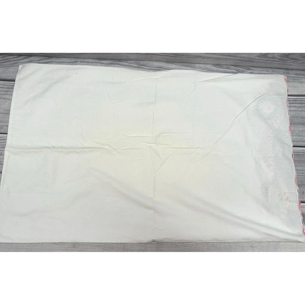 PAIR OF VINTAGE EMBROIDERED PILLOWCASES - 33